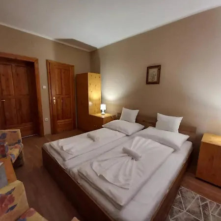 Family Panzio Bed & Breakfast